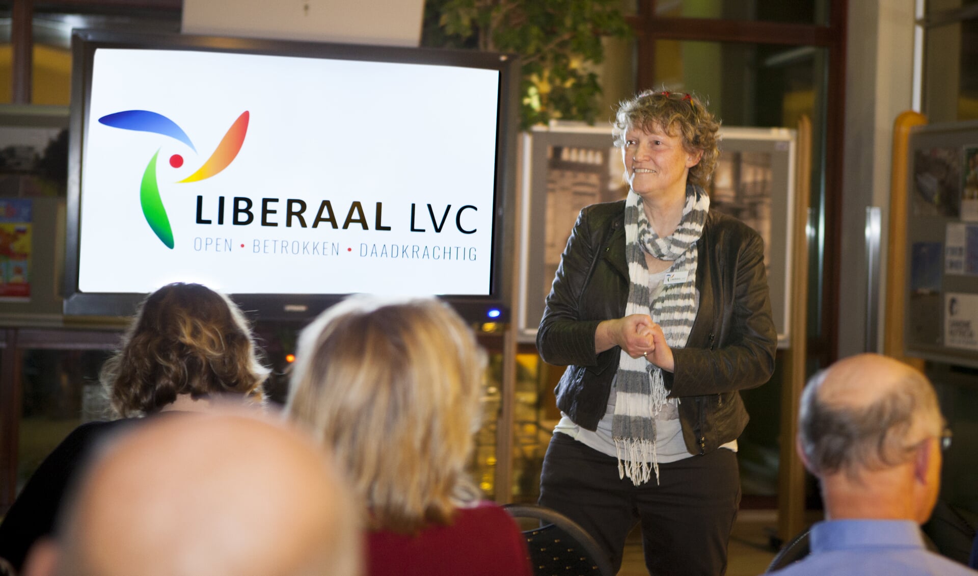 Liesbeth van Heeswijk presenteerde maandagavond haar partij Liberaal Land van Cuijk. (foto: Diana Derks)
