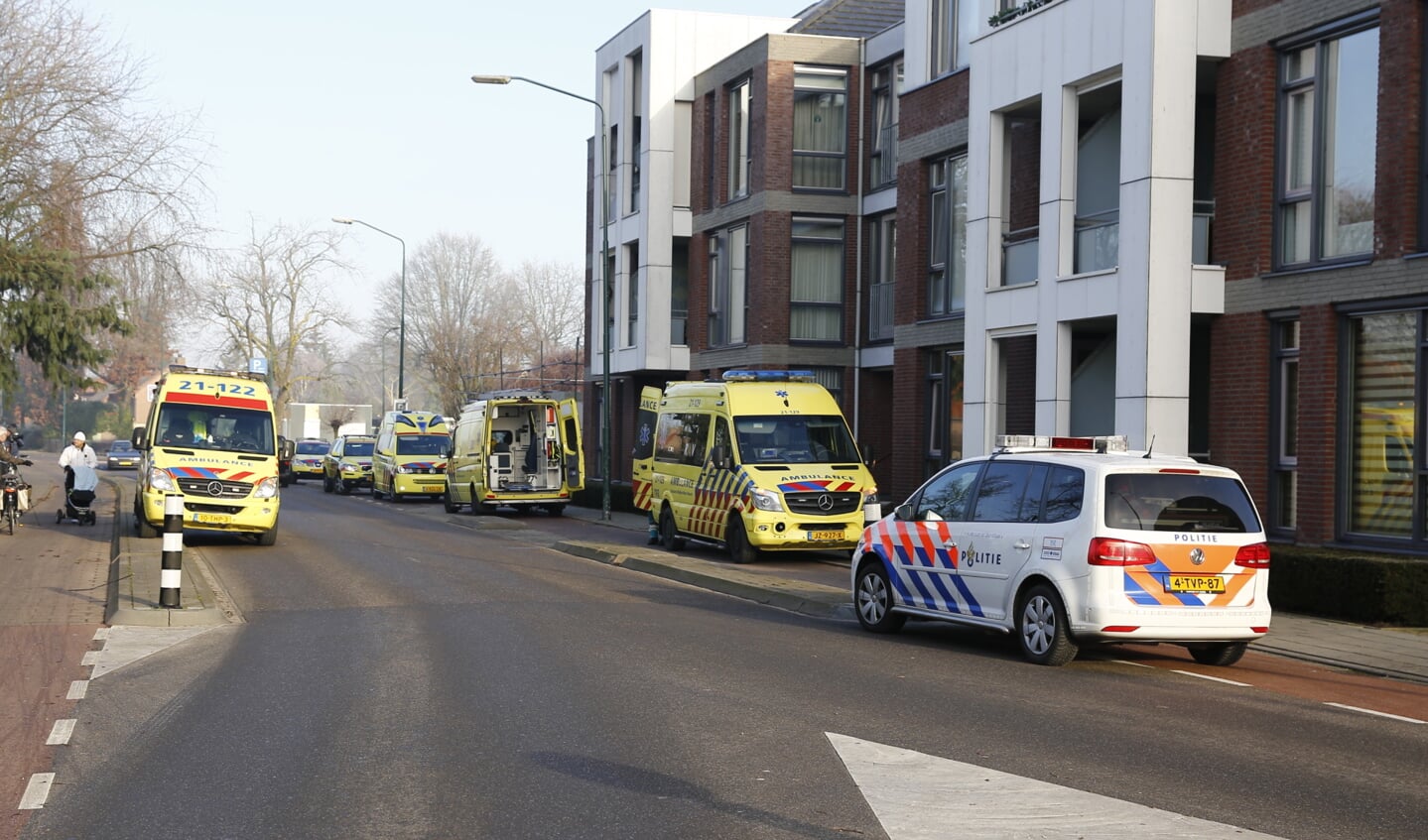 De hulpdiensten waren massaal aanwezig in de Zwaanstraat. (foto: SK-Media)