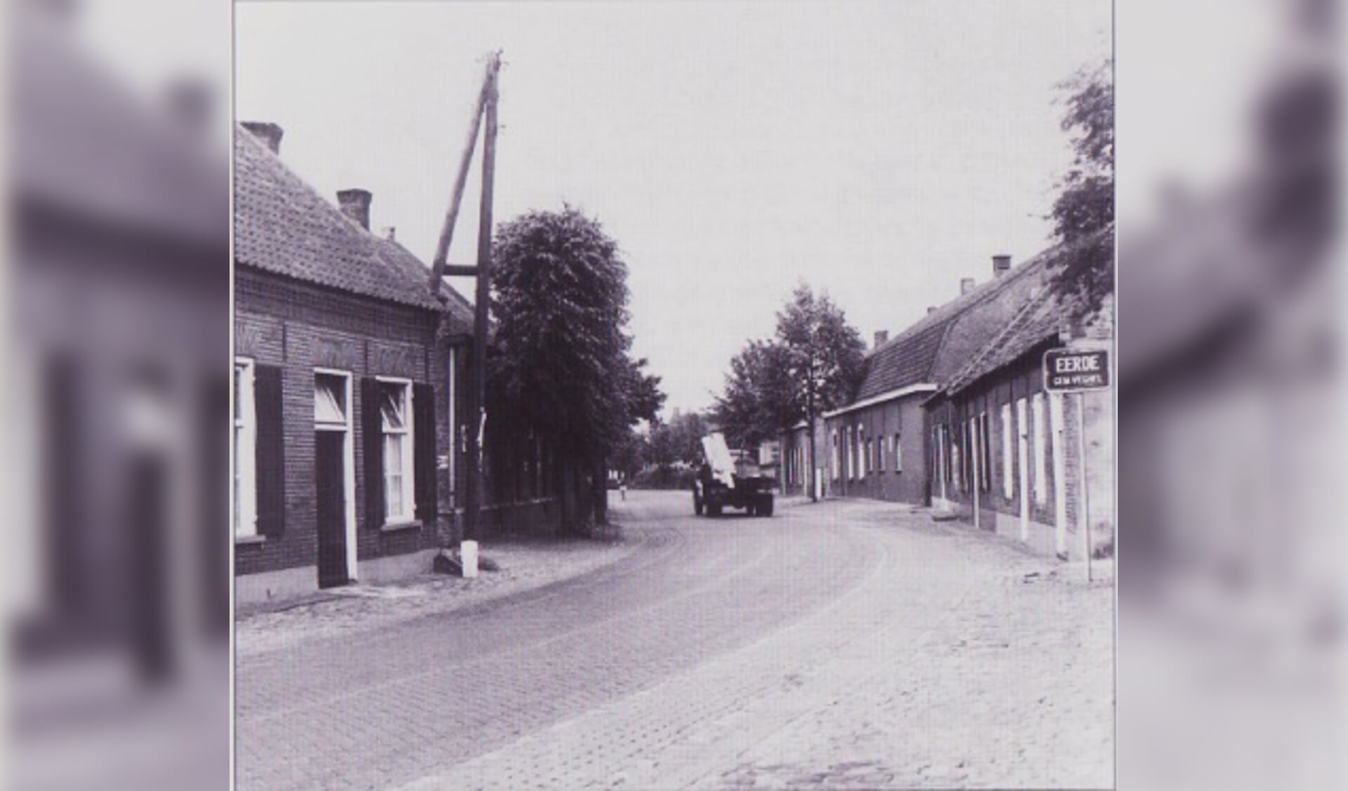De gemeentegrens tussen Veghel en Sint-Oedenrode tussen de huidige panden Kapelstraat  40 en 42 (Foto: Foto v.d. Ven, Heuvel).
