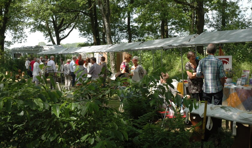 In de natuur van Weverslo vinden bezoekers en exposanten hun plek.