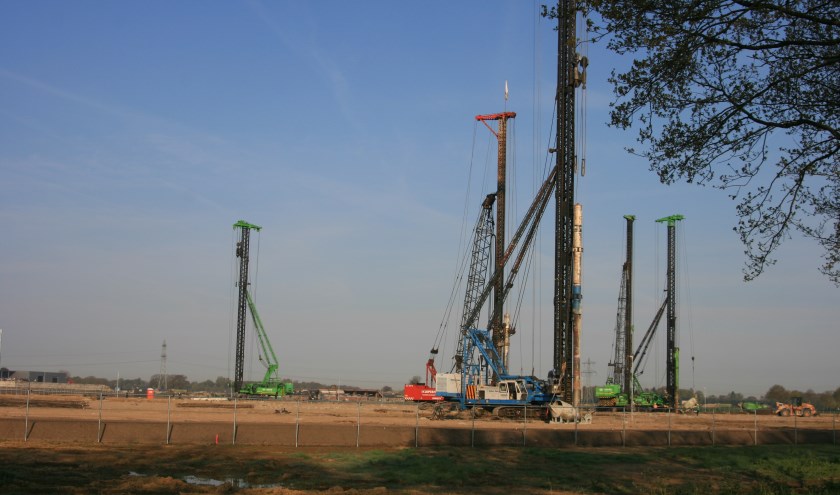 Volop bouwactiviteit op het Regionaal Bedrijventerrein Laarakker in Haps.
