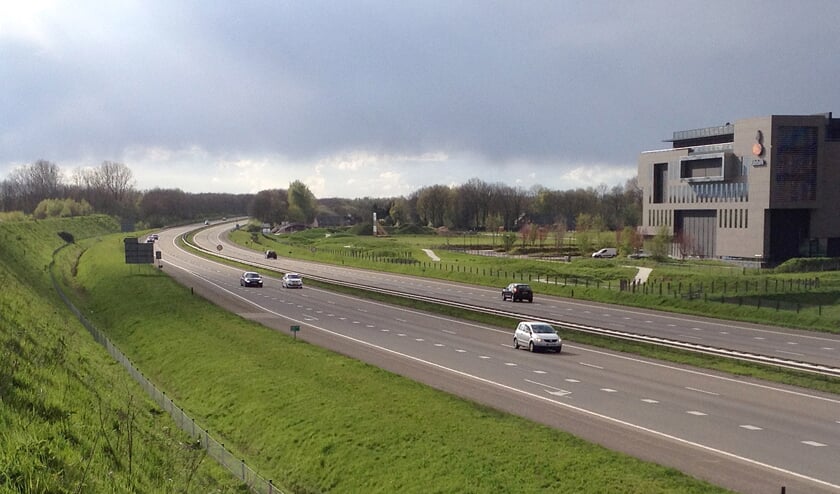 De A77 zou voor geluidsoverlast zorgen in de Boxmeerse wijk Maasbroeksche Blokken. (foto: Kees de Bruijn)  
