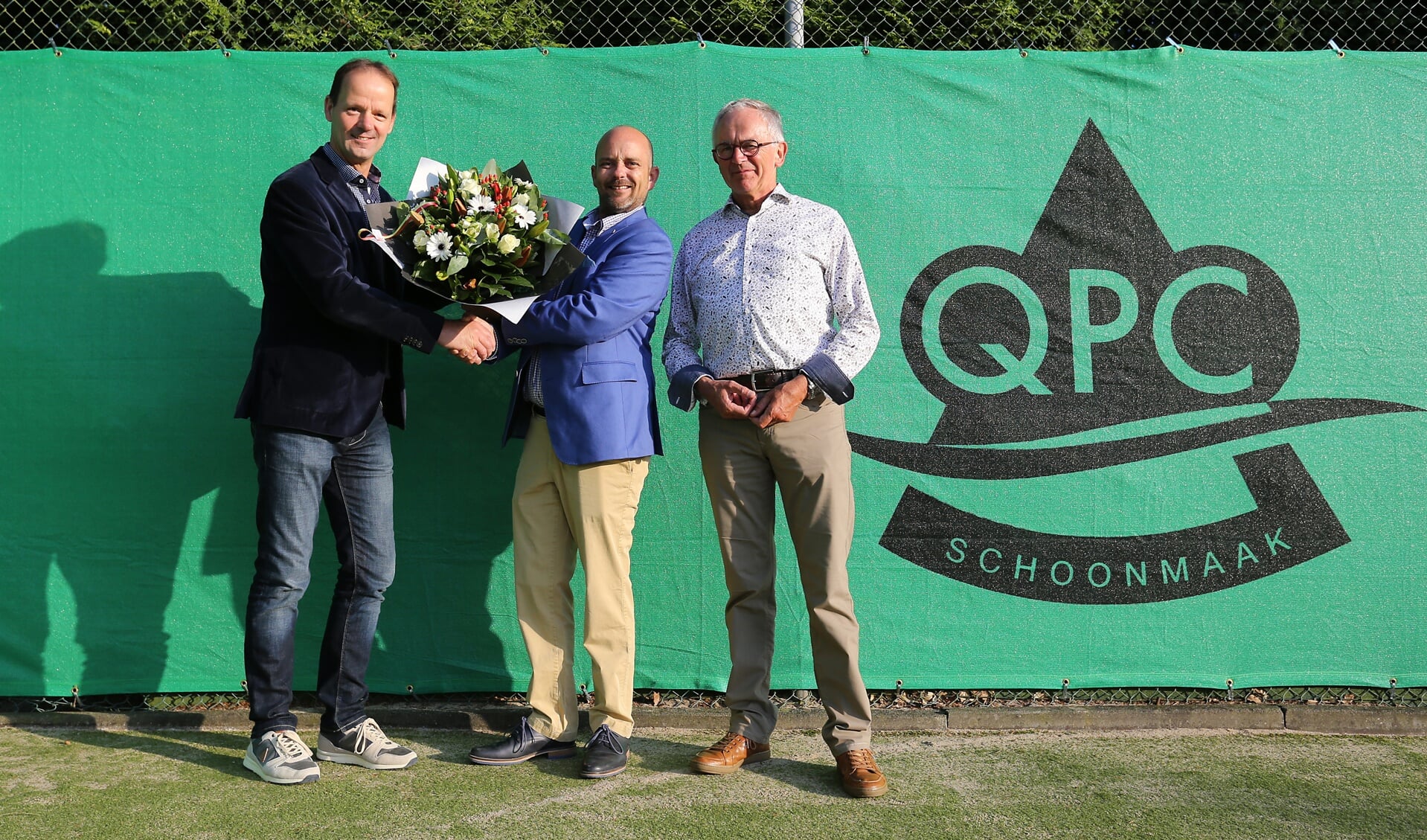 QPC Schoonmaak is de nieuwe sponsor van tennisclub Volkel. 