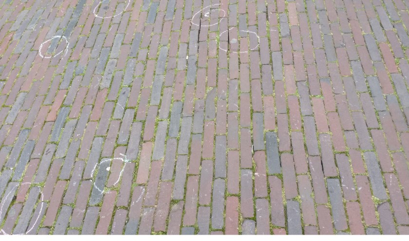 Kauwgom gespot op de Veghelste stoep (Foto: GumBuddy).