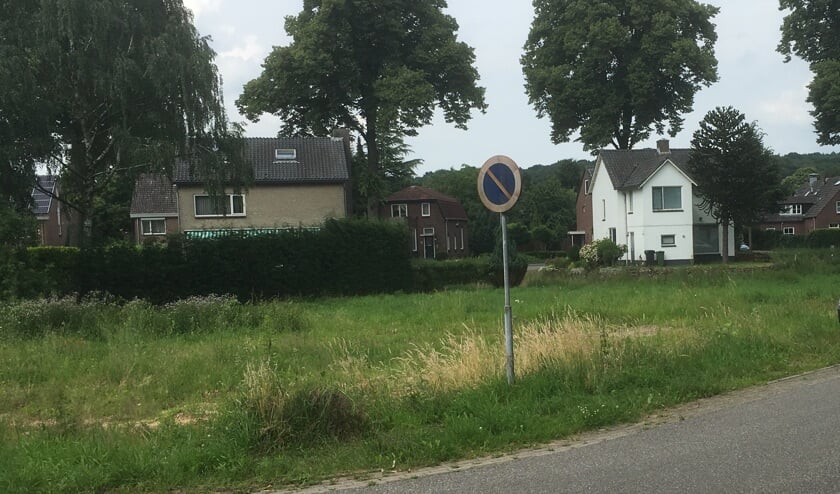 Het perceel aan de Kerkstraat in Mook. (foto: Jos Gröniger)