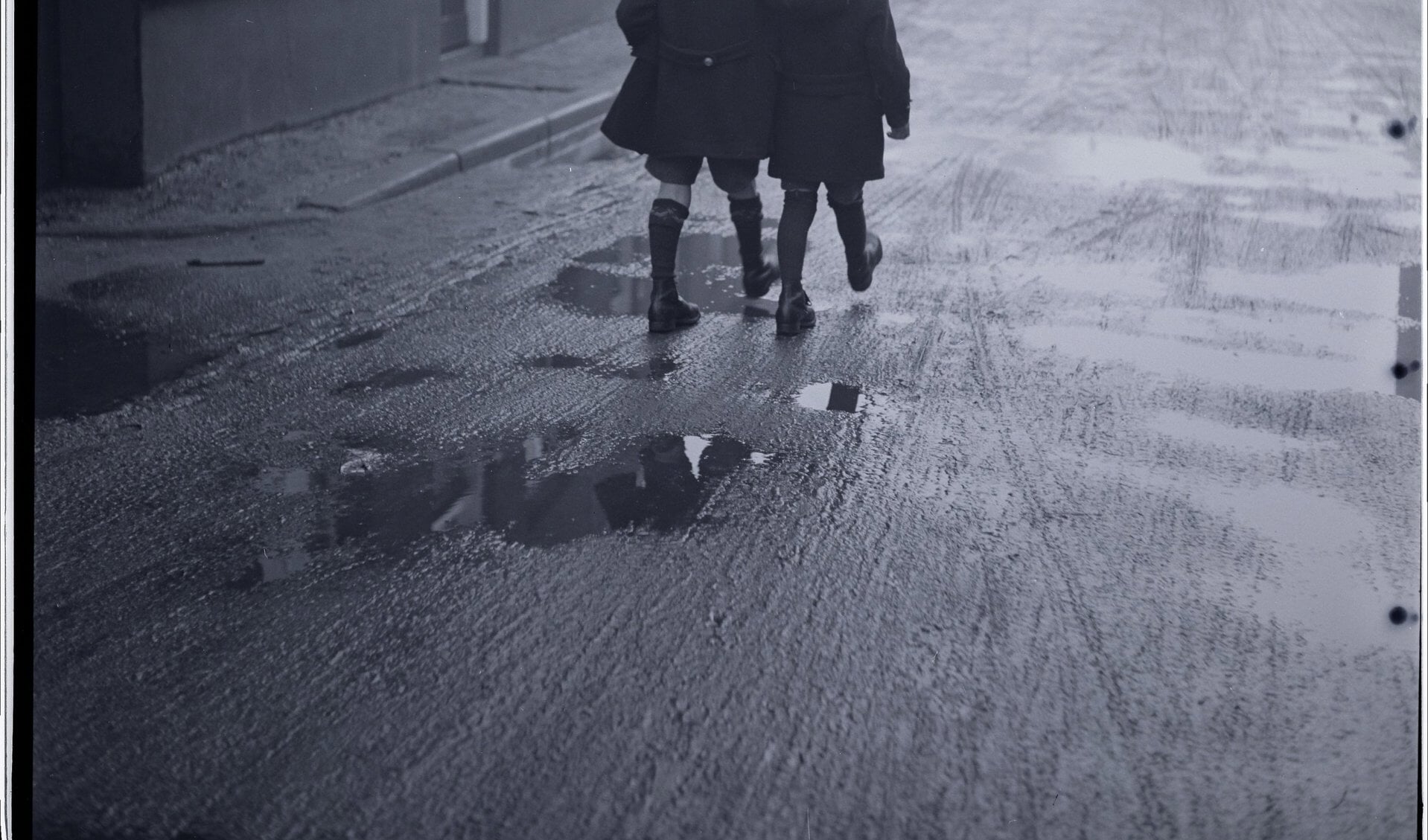 Osse kameraden onderweg, 25 december 1937. (Foto: Leo van den Bergh)