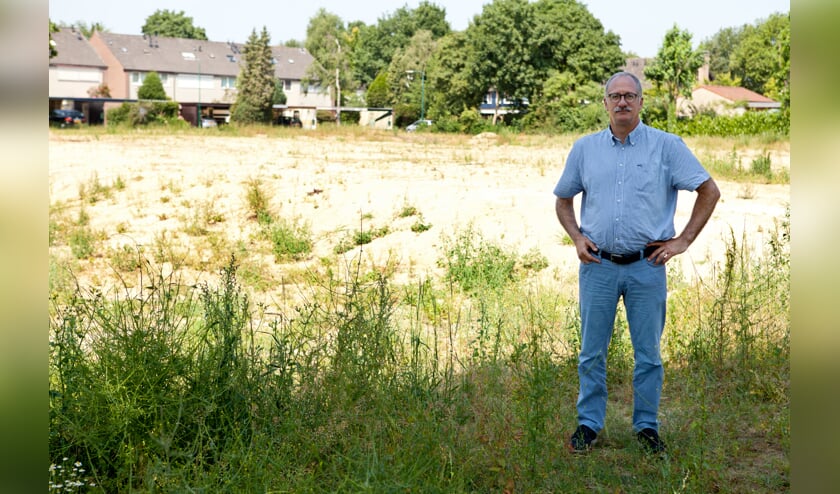 Maarten Jilisen op de bouwlocatie van IKC Padbroek. (archieffoto: Diana Derks)
