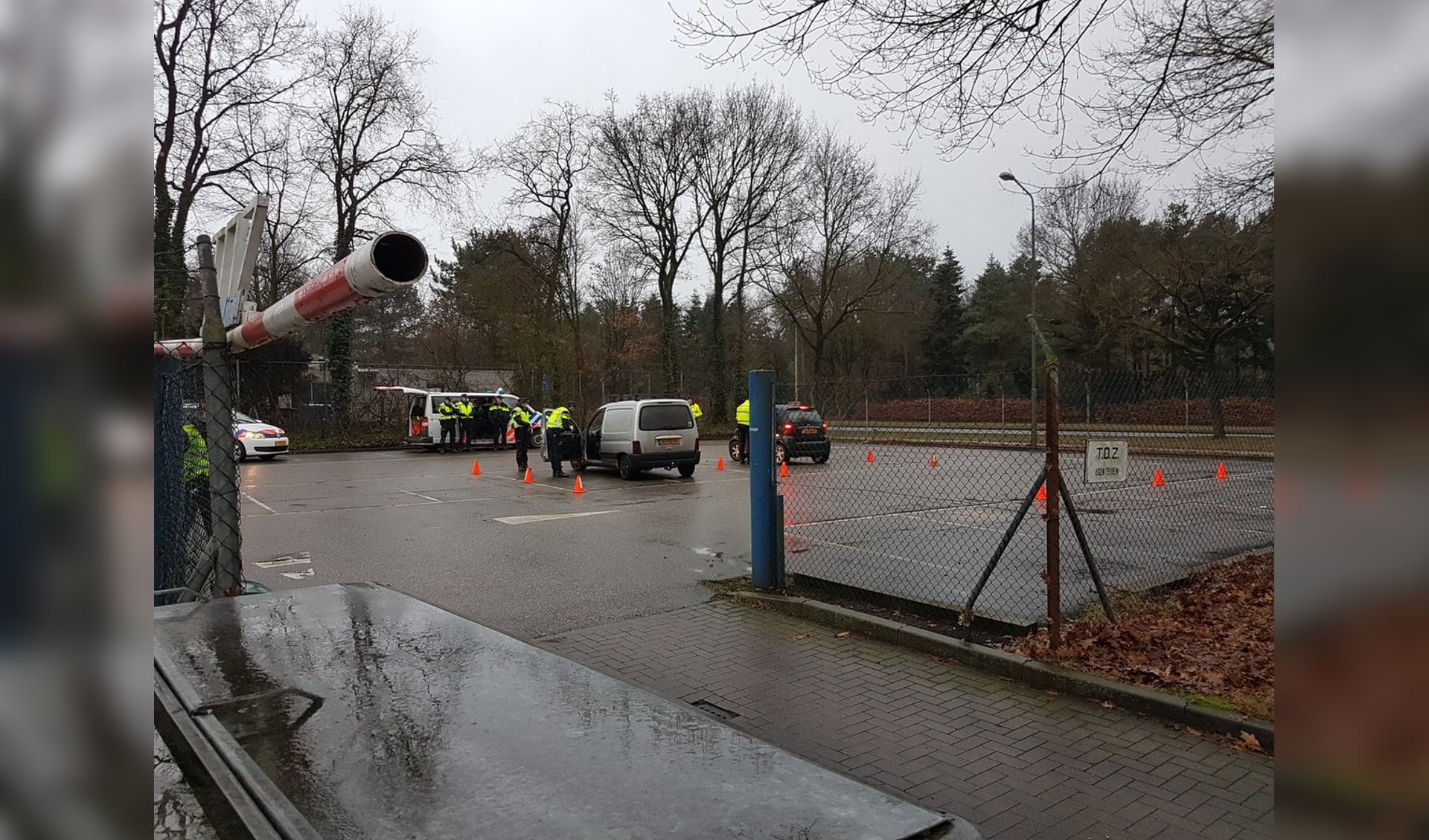 Verkeerscontrole op Kantsingel in Oss. (Foto: Twitter Niels de Lange)