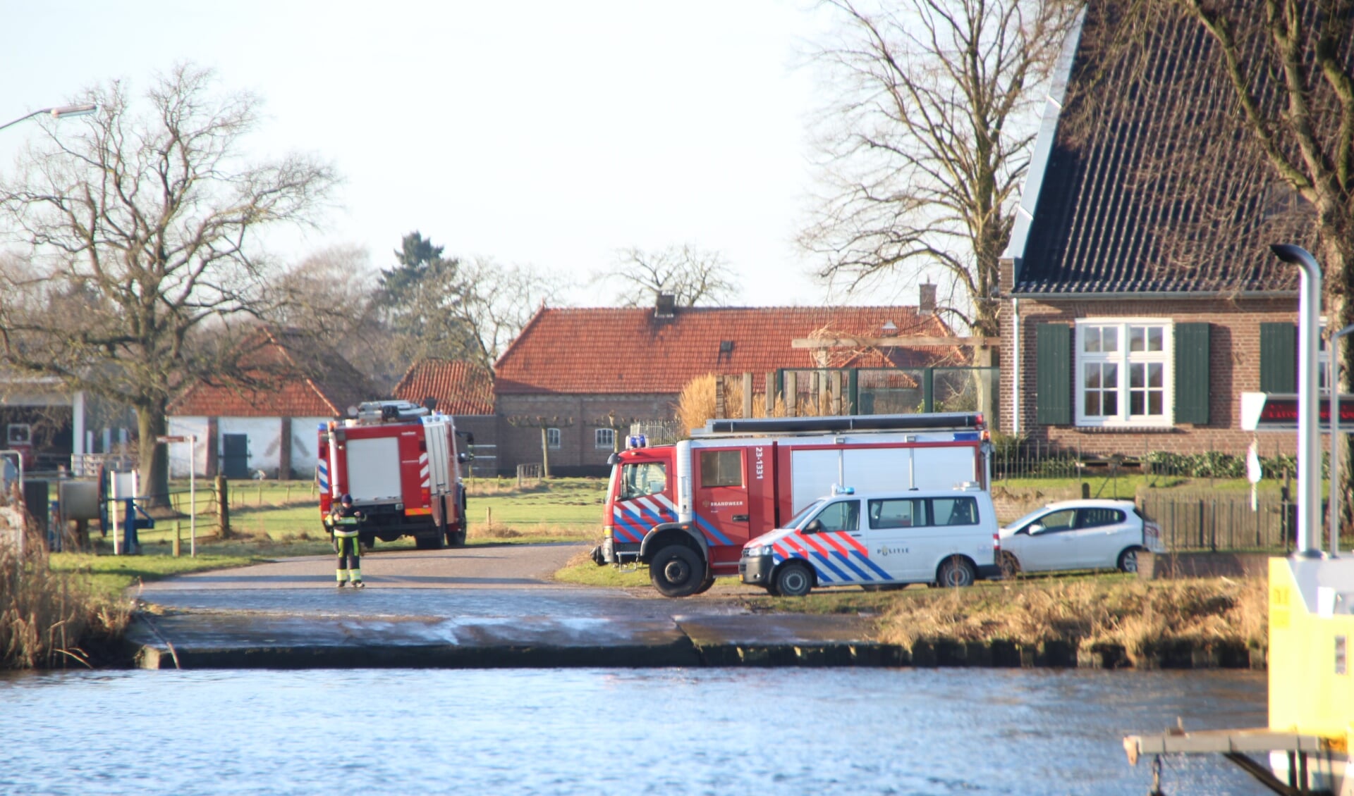 Lichaam uit de Maas bij Bergen gehaald. (foto: SK-Media)