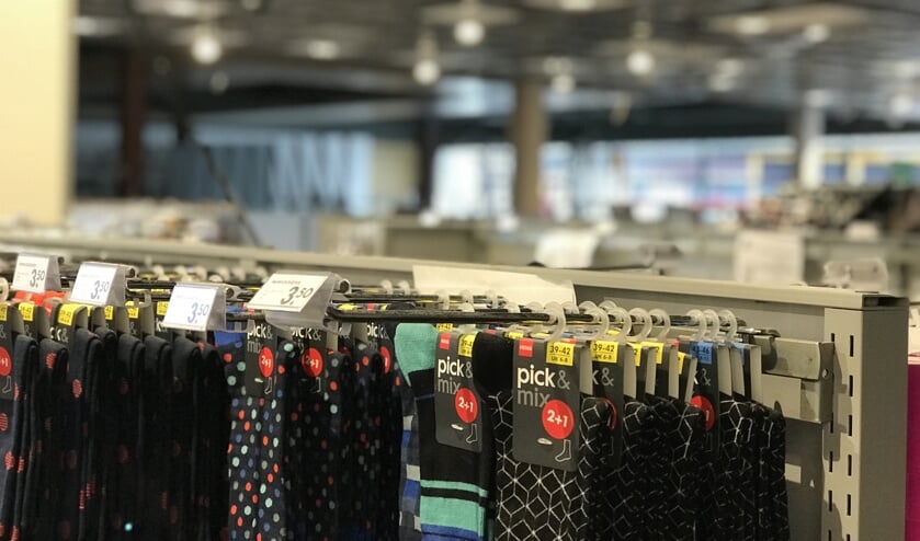Op dit moment wordt het HEMA pand aan de Hoofdstaat 36 in Veghel grondig verbouwd.