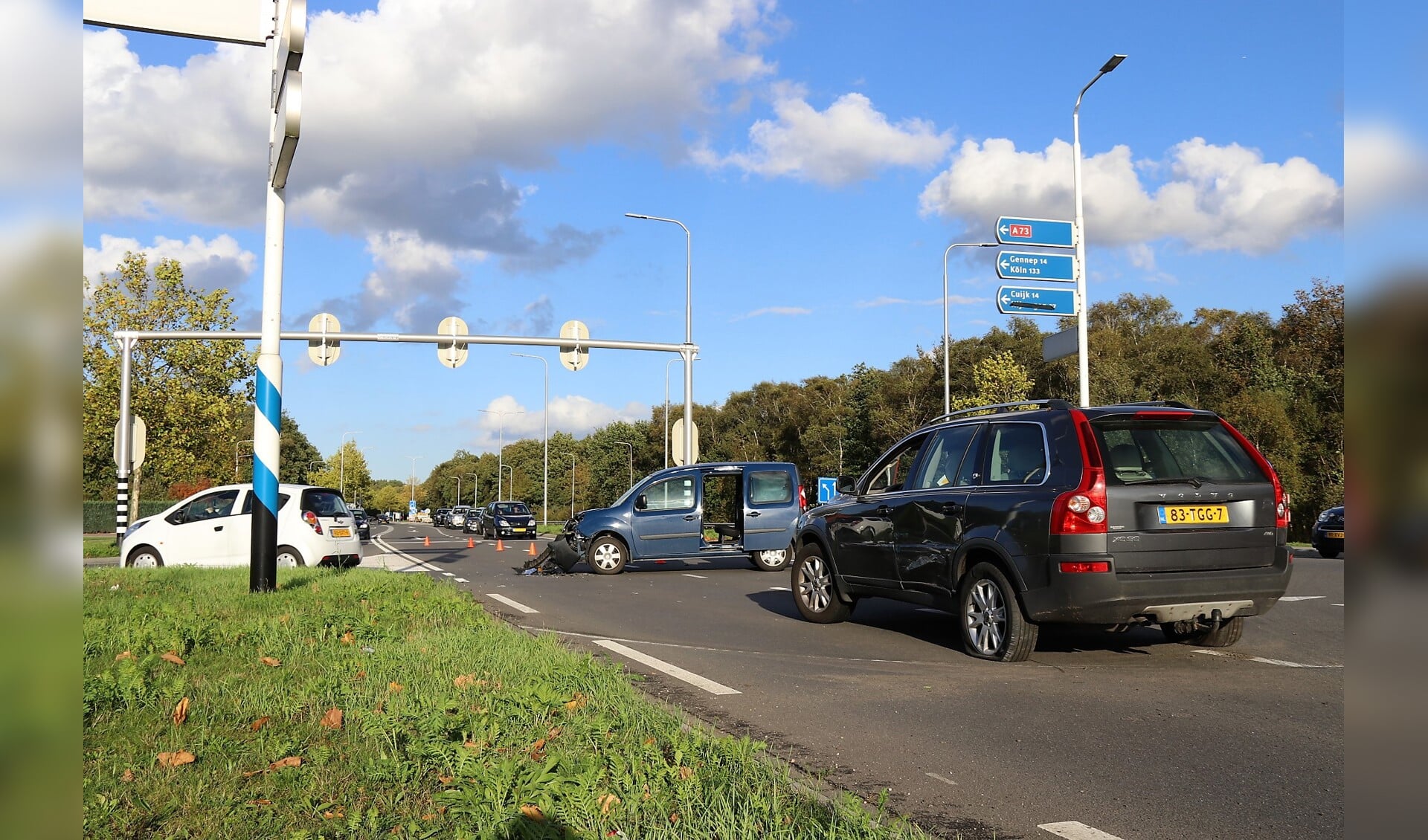 De N272 was zaterdagmiddag een tijdje deels afgesloten vanwege het ongeval. Foto: SK-Media