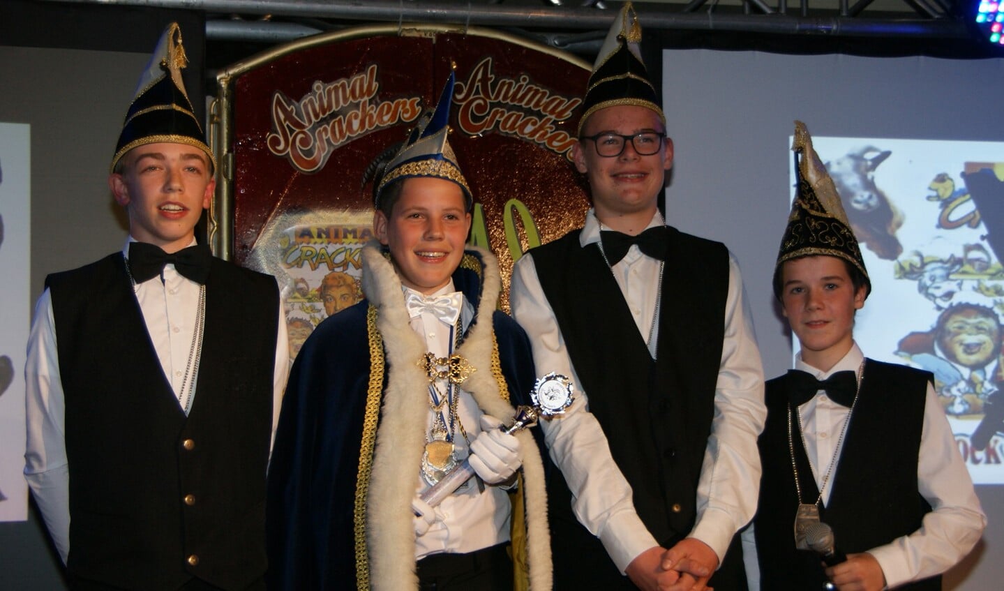 Jeugdprins Niek d’n Urste met zijn Adjudanten Jarne en Abe en Vorst Tygo van De Bokkerijers, Beers. 