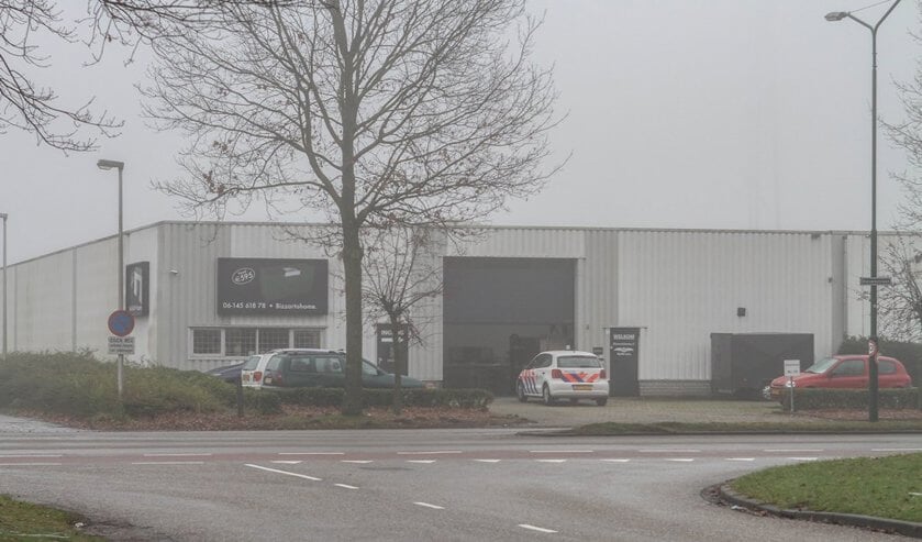 Hennepkwekerij in Havenstraat opgerold.
