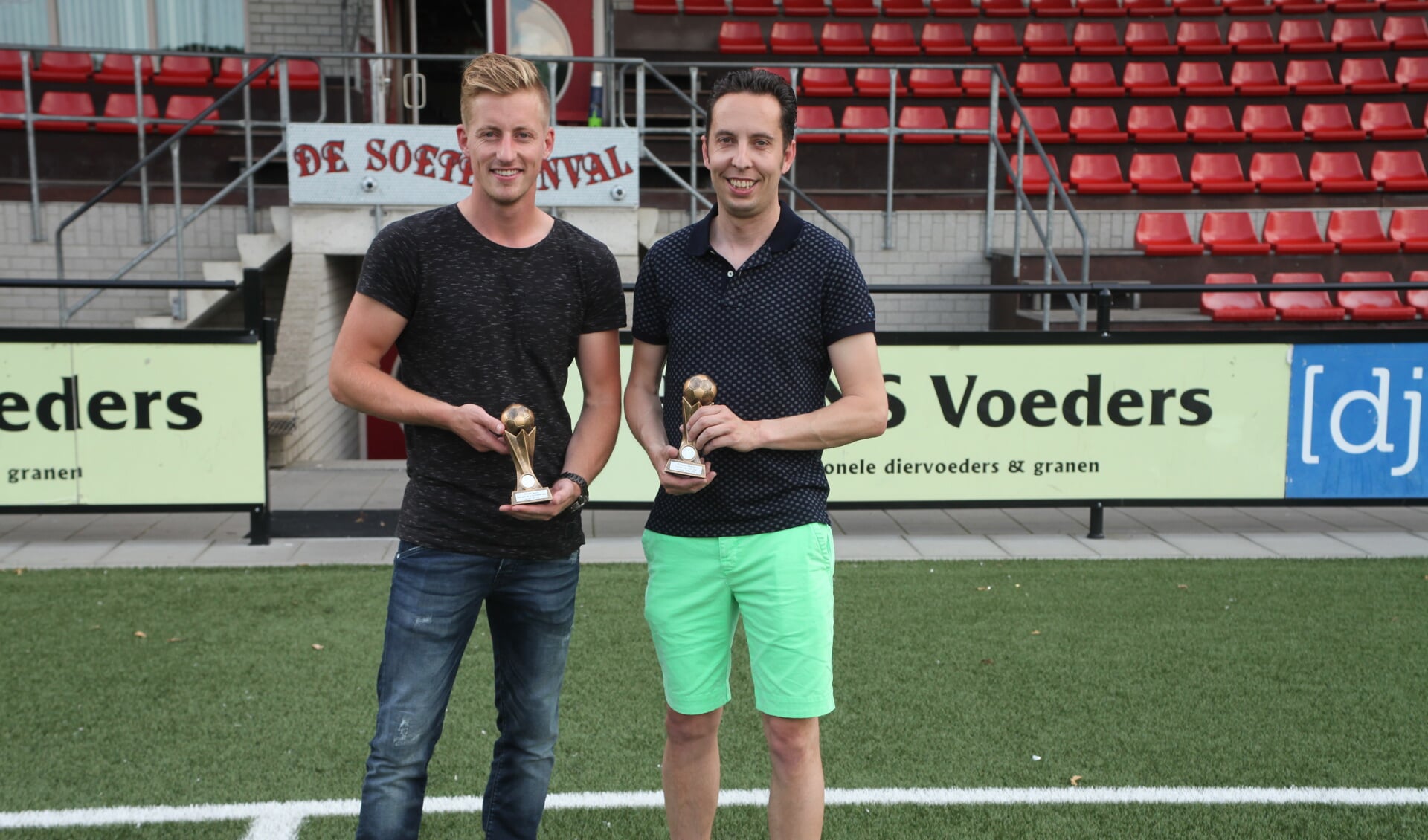 Tim Brouwers (links) en coach Sjoerd van der Coelen wonnen een Kliksport Award. 