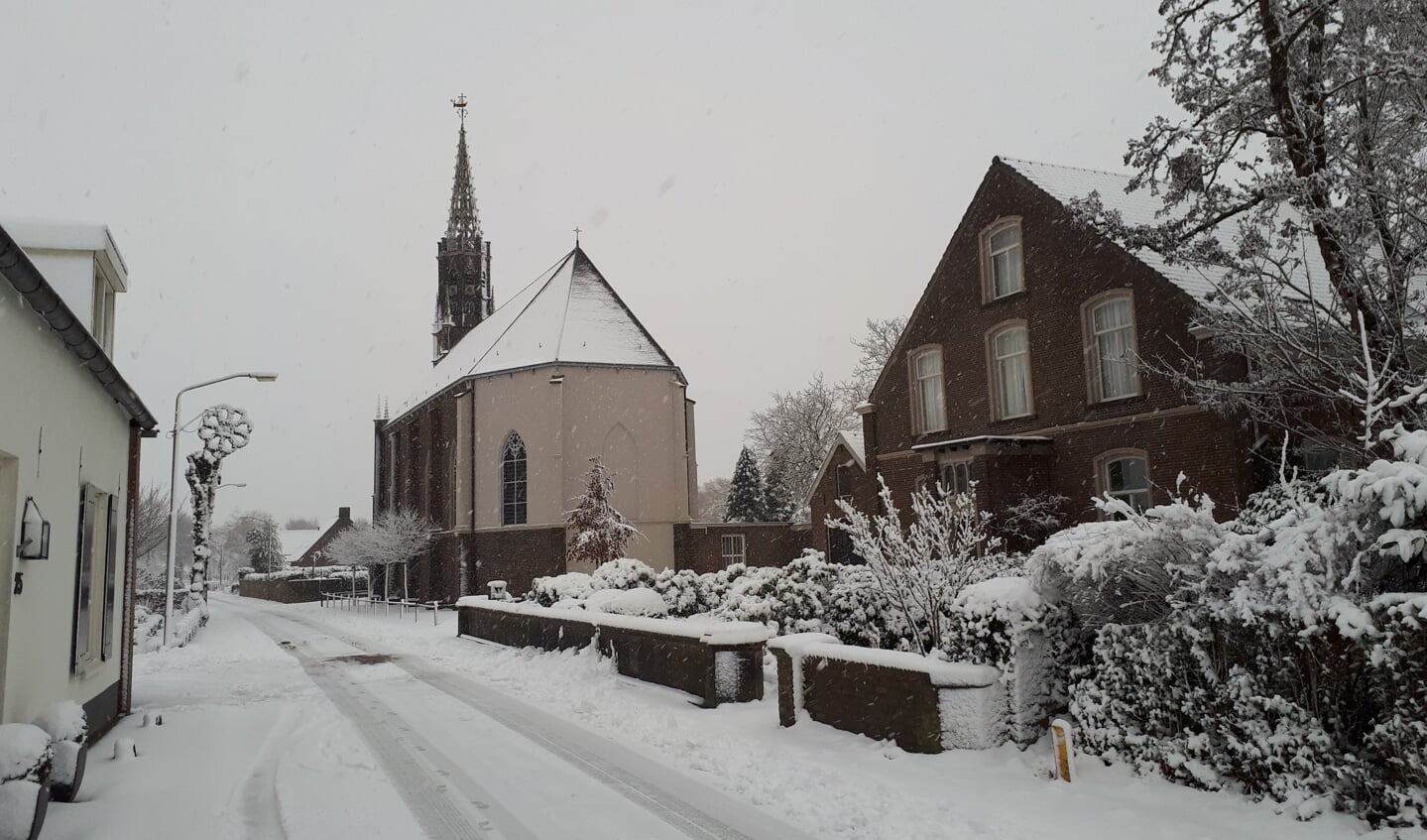 De Kerkstraat in Overlangel. (Foto: Th Megens)