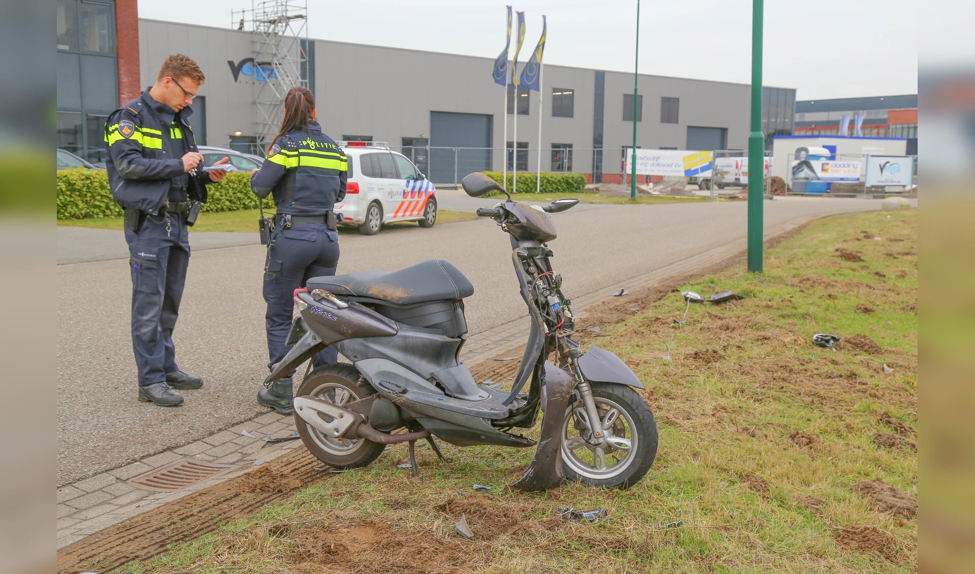 Scooterrijder gewond bij ongeval in Oss. (Foto: Maickel Keijzers / Hendriks MultiMedia)