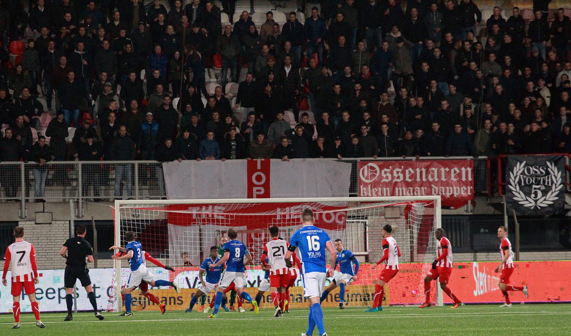 FC Oss speelde gelijk tegen FC Den Bosch. (Foto: Hans van der Poel)