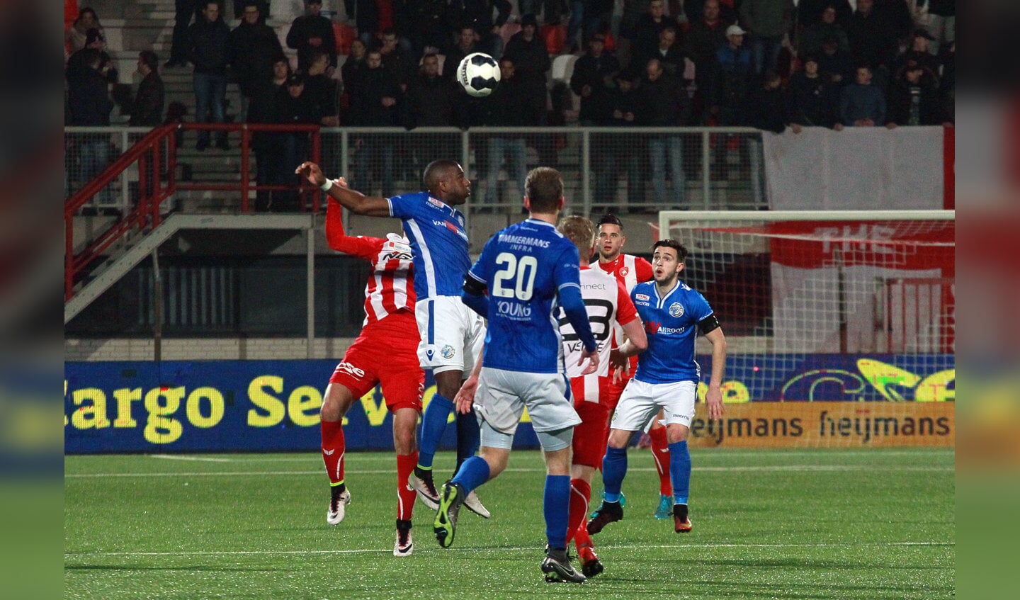 FC Oss - FC Den Bosch. (Foto: Hans van der Poel)