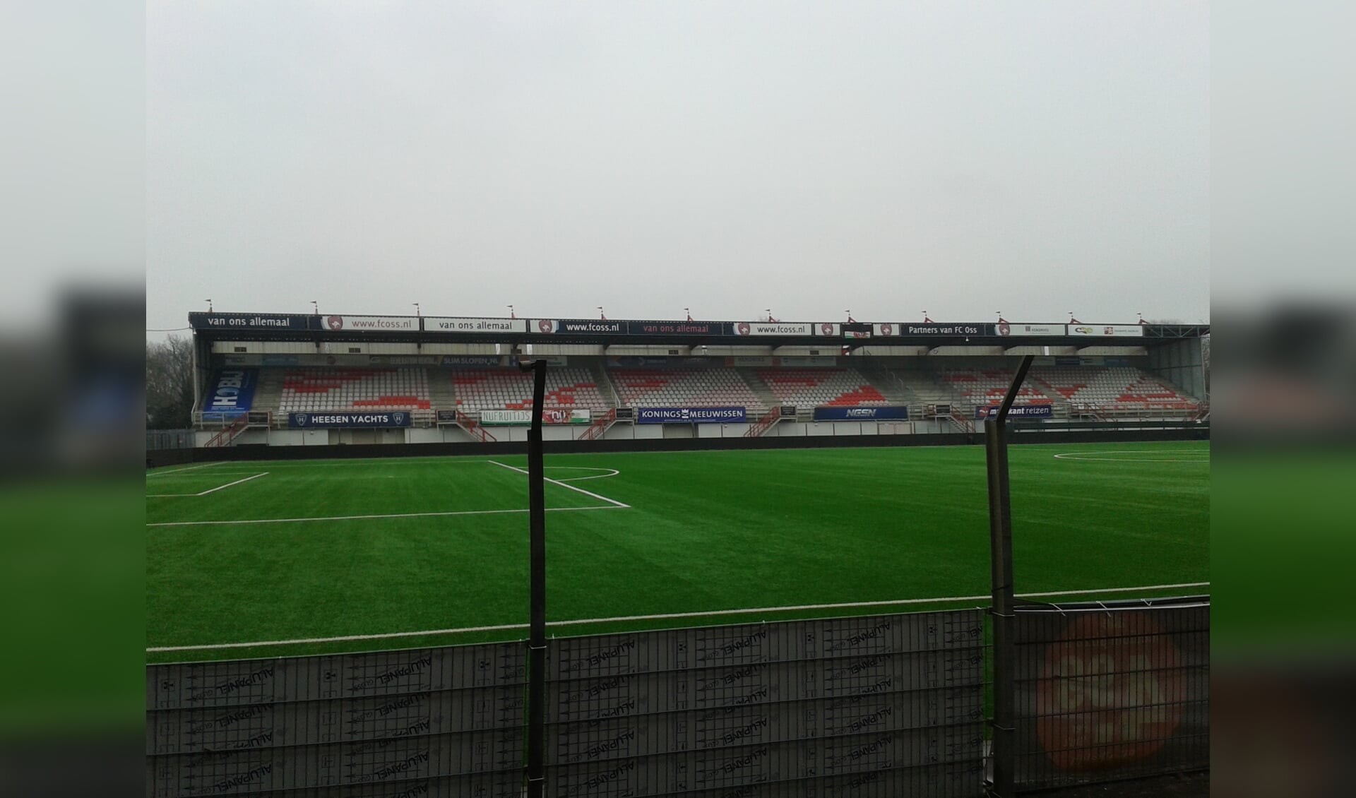 Het Frans Heesen Stadion.