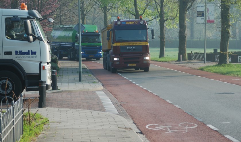 Bewoners van Milsbeek blijven bij de Genneper politiek pleiten voor de aanleg van een rondweg.