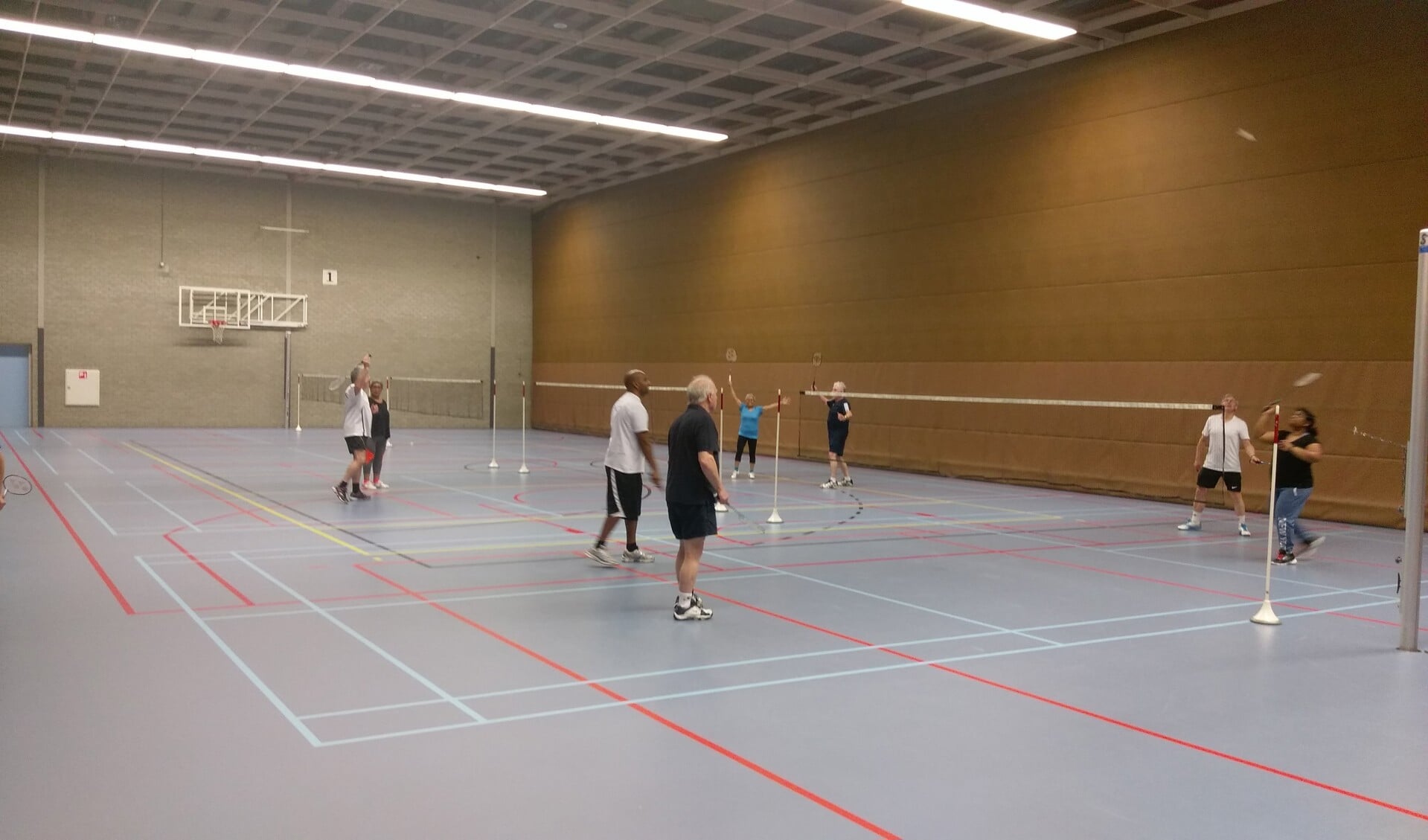 Badmintonnen bij BVC'74 in De Kwel in Cuijk.