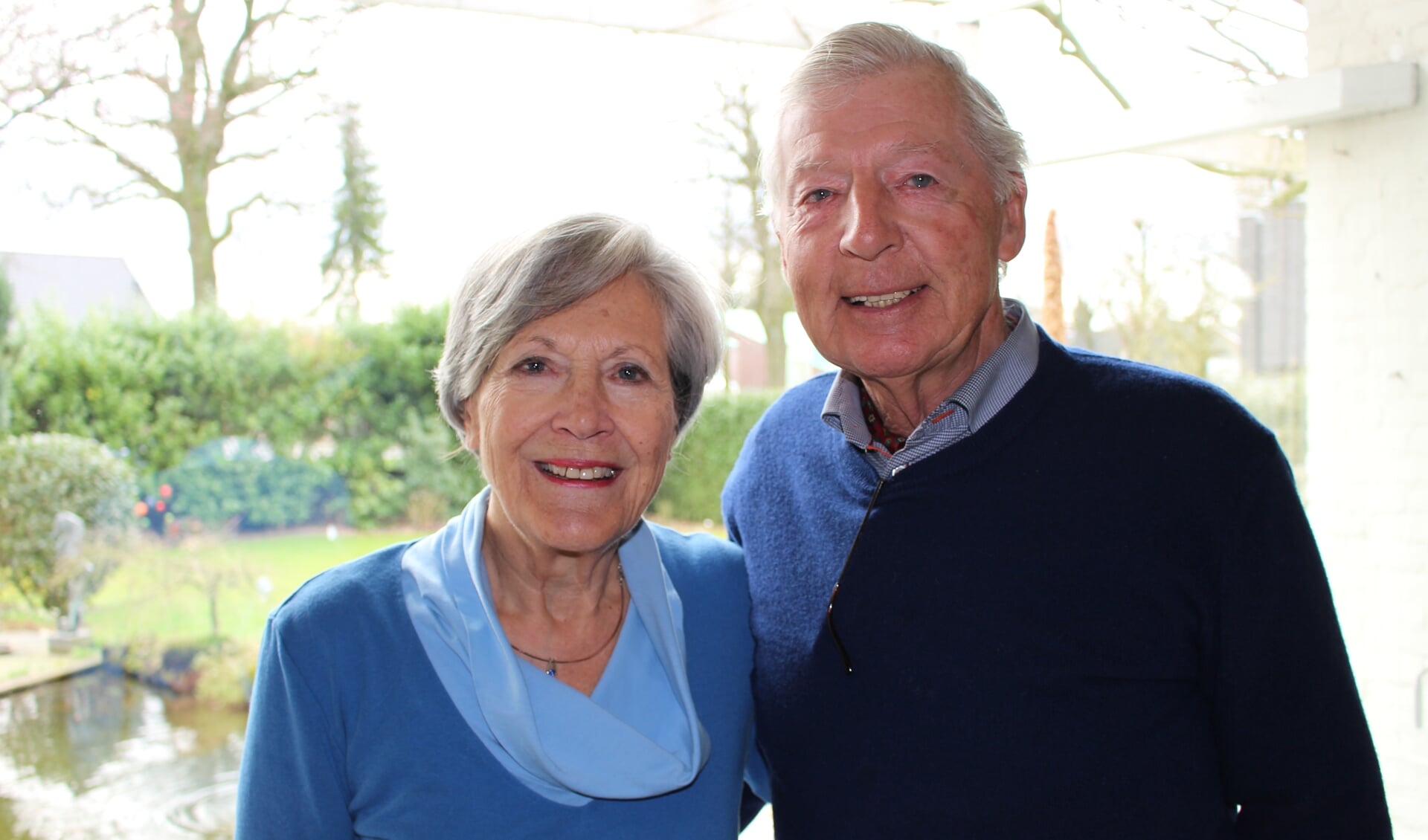 Koen Hehenkamp samen met zijn vrouw in zijn woning in Uden. 