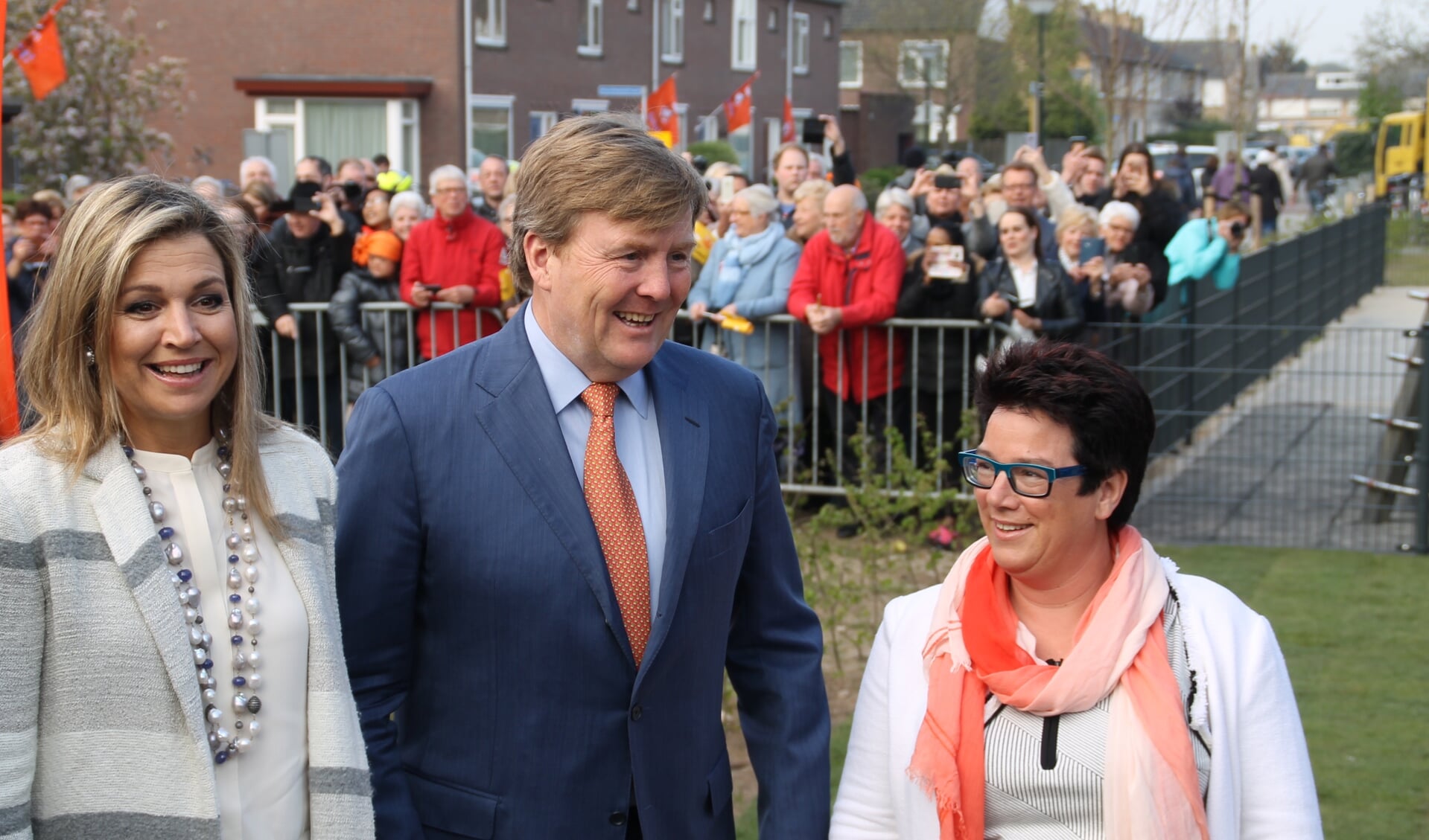 Maxima, Willem-Alexander en directeur Ellen Vos.