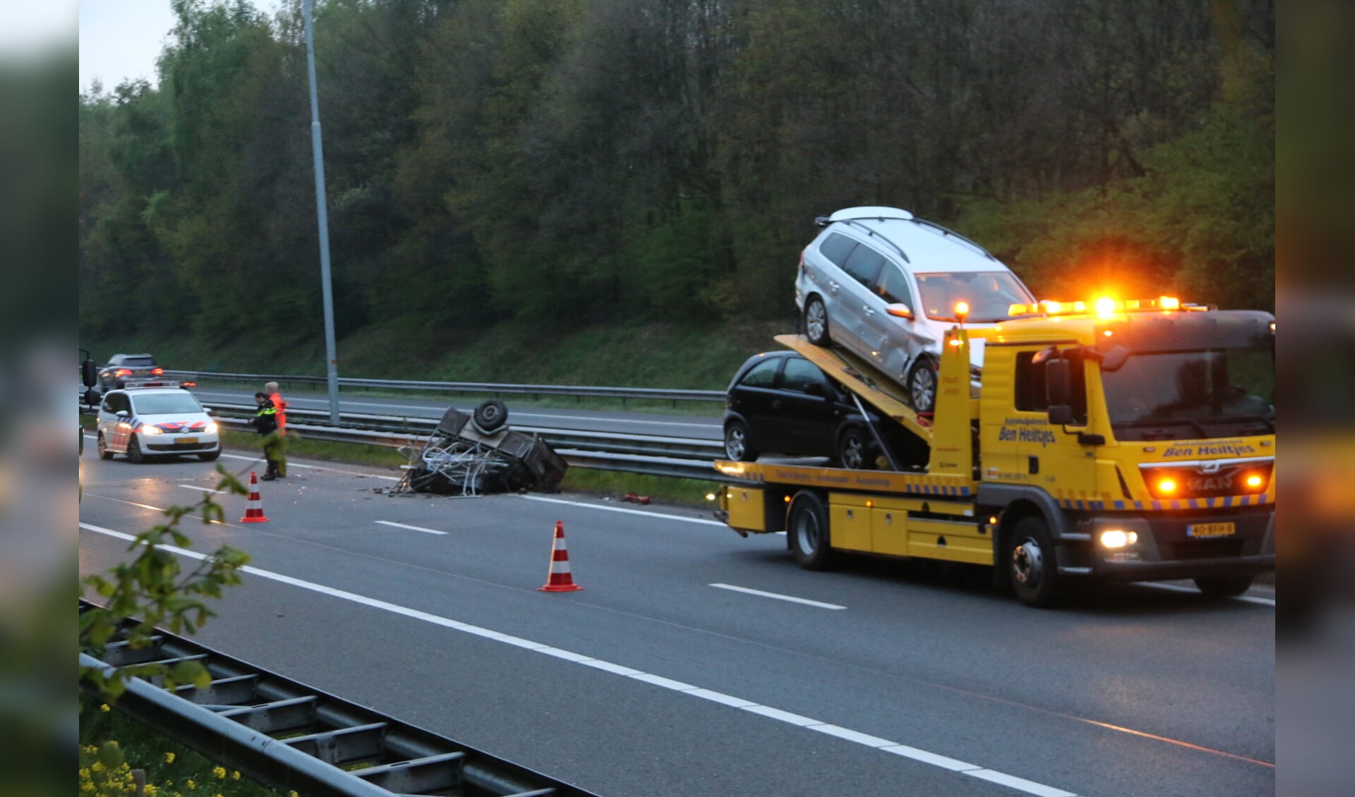 Weer een ongeluk op de A73 bij Cuijk. (foto: SK-Media)