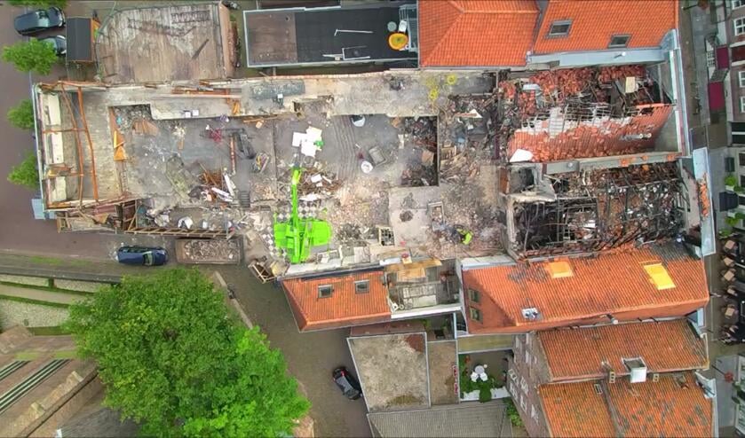 Het afgebrande Palazzotheater vanuit de lucht.