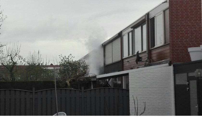 Woningbrand aan de Cornelis Ketelstraat in Boxmeer. (foto: SK-Media)  