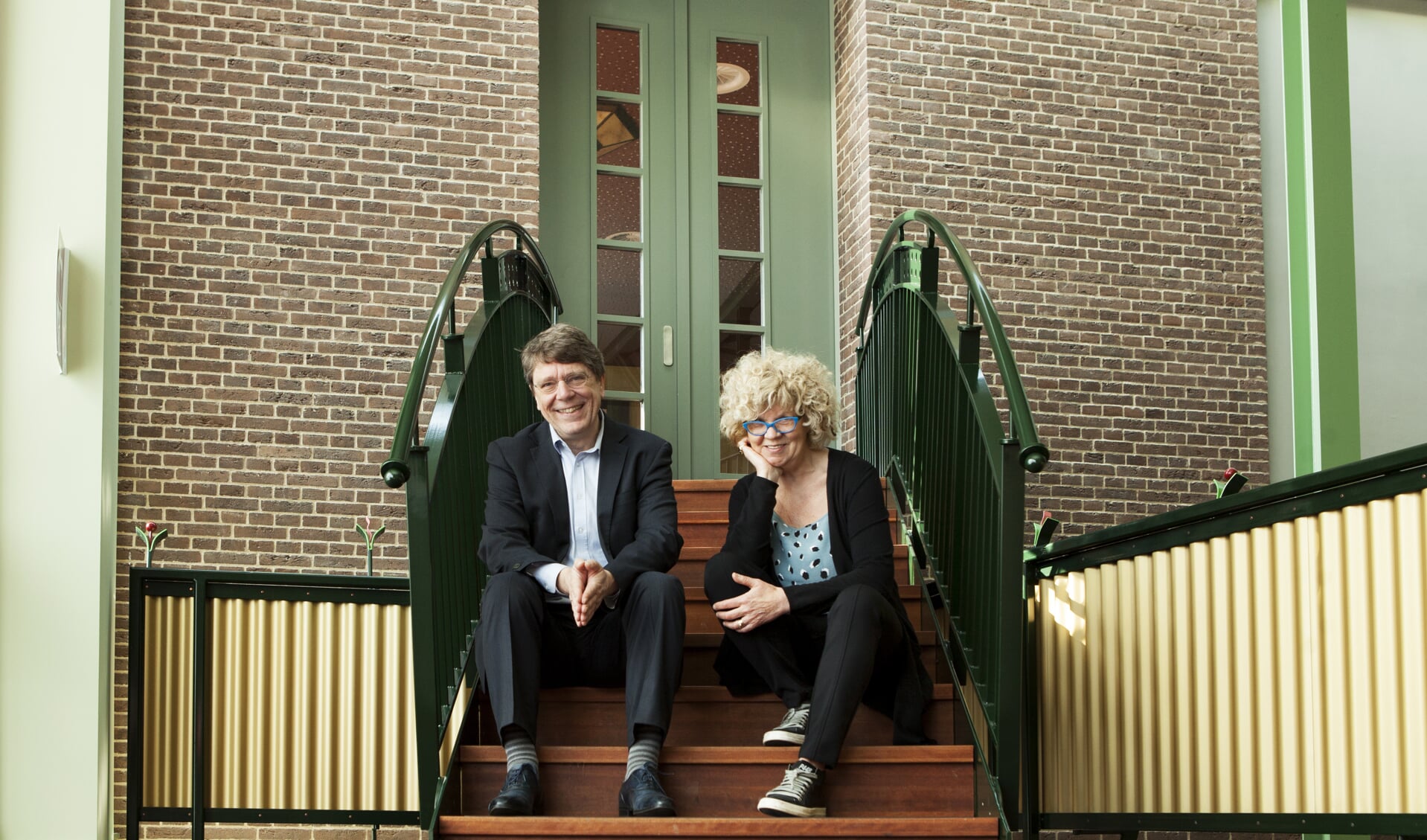 Interim-directeur Loek Buys en Anneke van den Wildenberg van de Schouwburg Cuijk. (foto: Diana Derks)