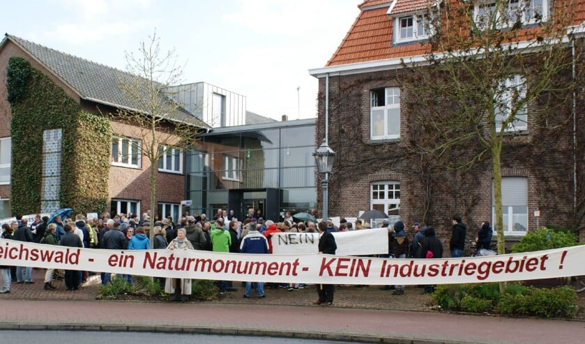Eerder protest tegen de bouw van windmolens in het Reichswald nabij de Duitse grens in Ven-Zelderheide.