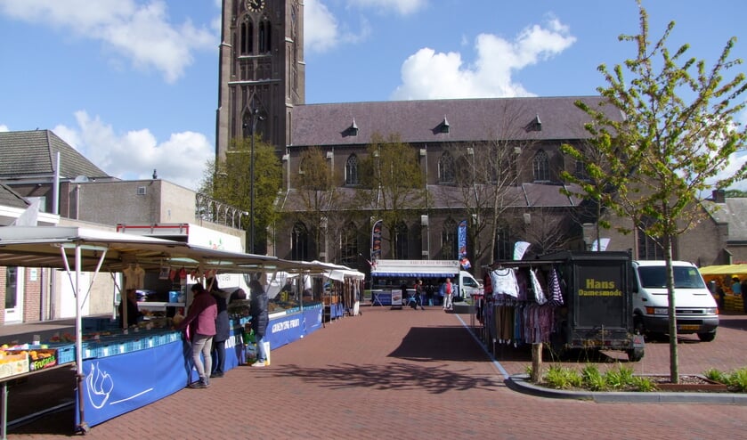 De weekmarkt in Mill. (foto: Pieter Smits)