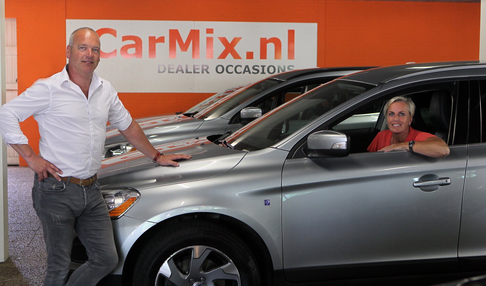 Henry van der Veen en zijn vrouw bij Carmix.nl.
