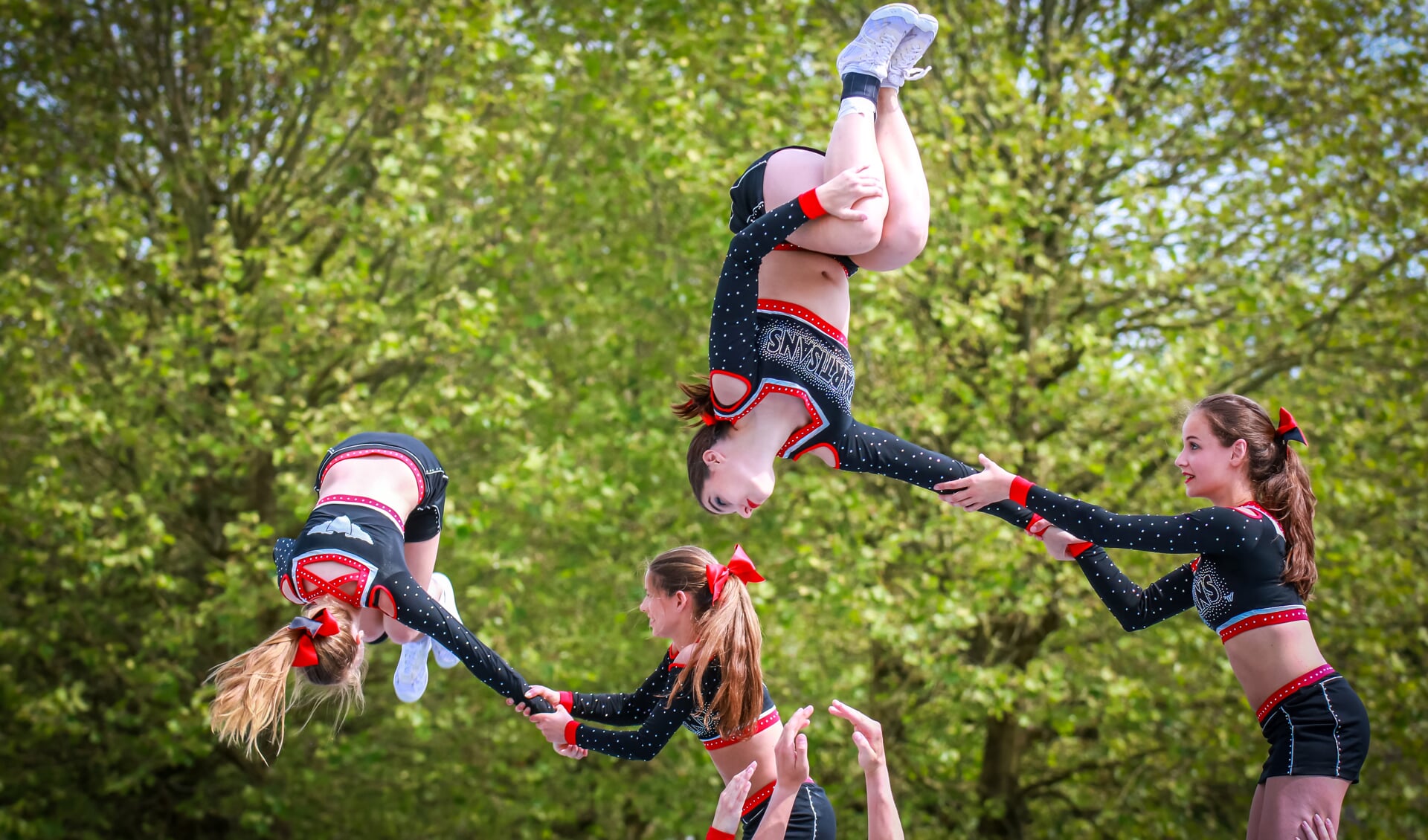 Cheerleadere van de Boxmeerse Partisans Athletics in actie. Foto: P. Heins