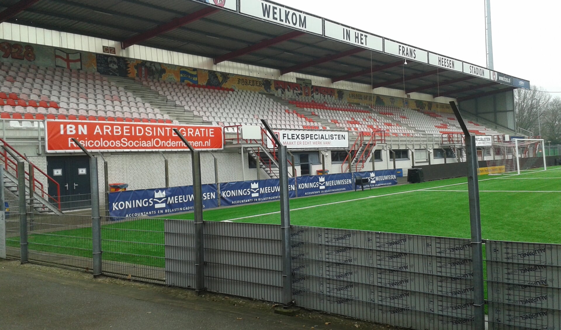 Het Frans Heesen Stadion.