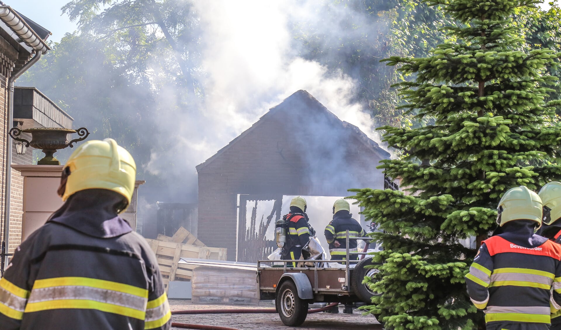 Er raakte niemand gewond bij de brand  (Foto's : Maickel Keijzers / HendriksMultimedia )