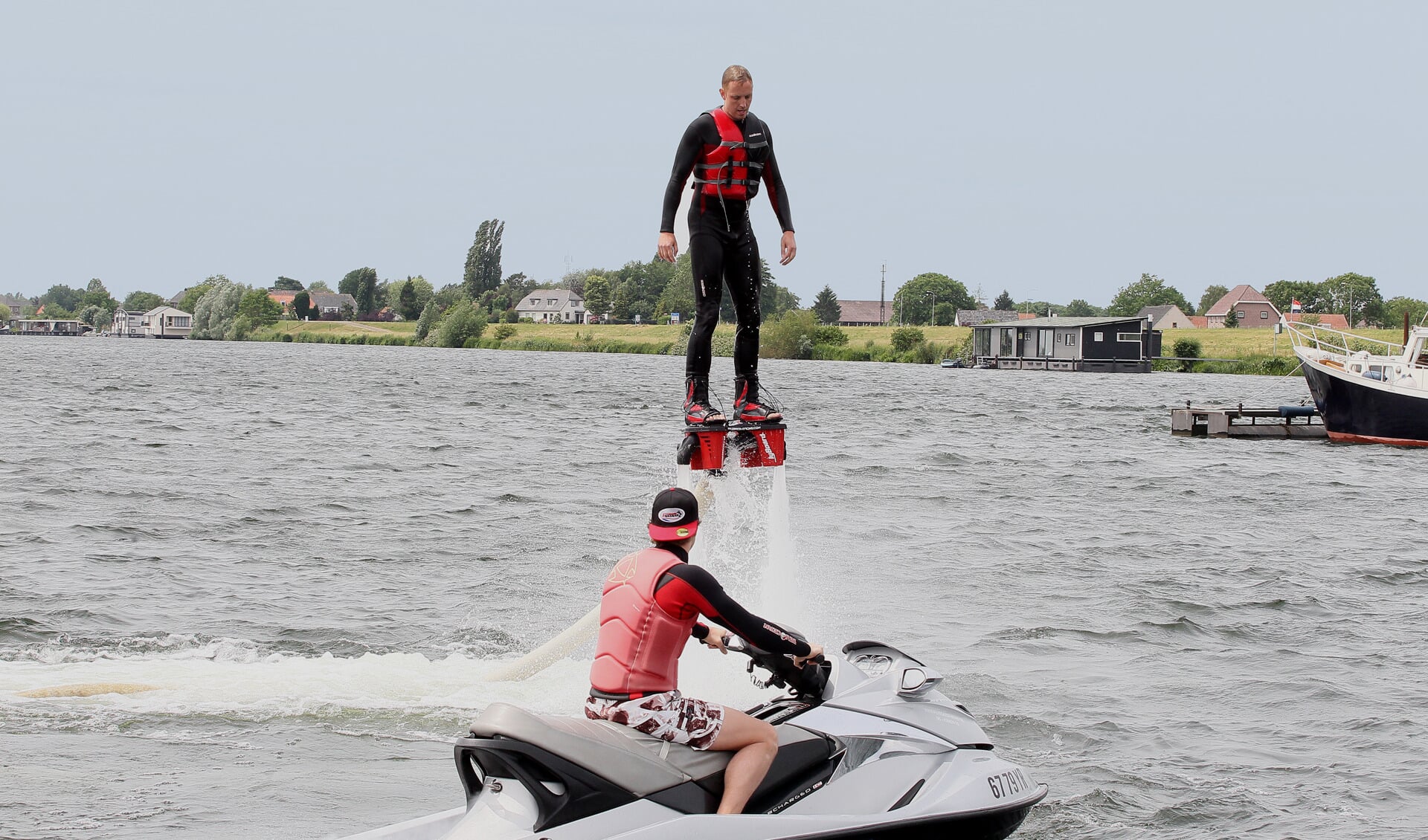 Leon Sport: flyboarden. (Foto: Hans van der Poel)