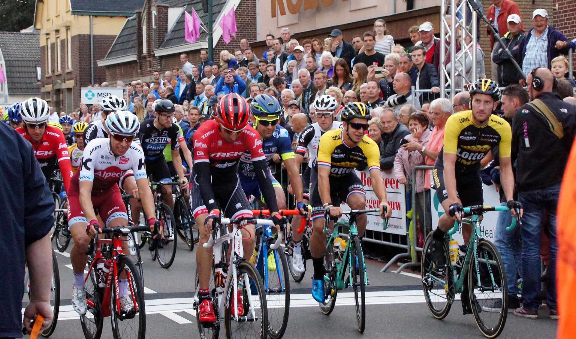 Vandaag is bekend gemaakt dat het bekende Boxmeerse wielerevenement Daags na de Tour dit jaar alsnog doorgaat.