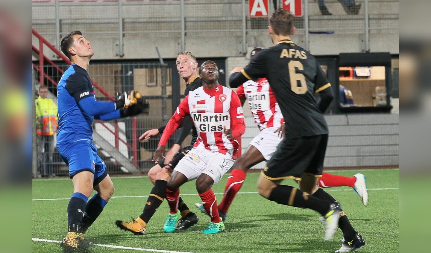 FC Oss verloor van Jong AZ. (Foto: Hans van der Poel)