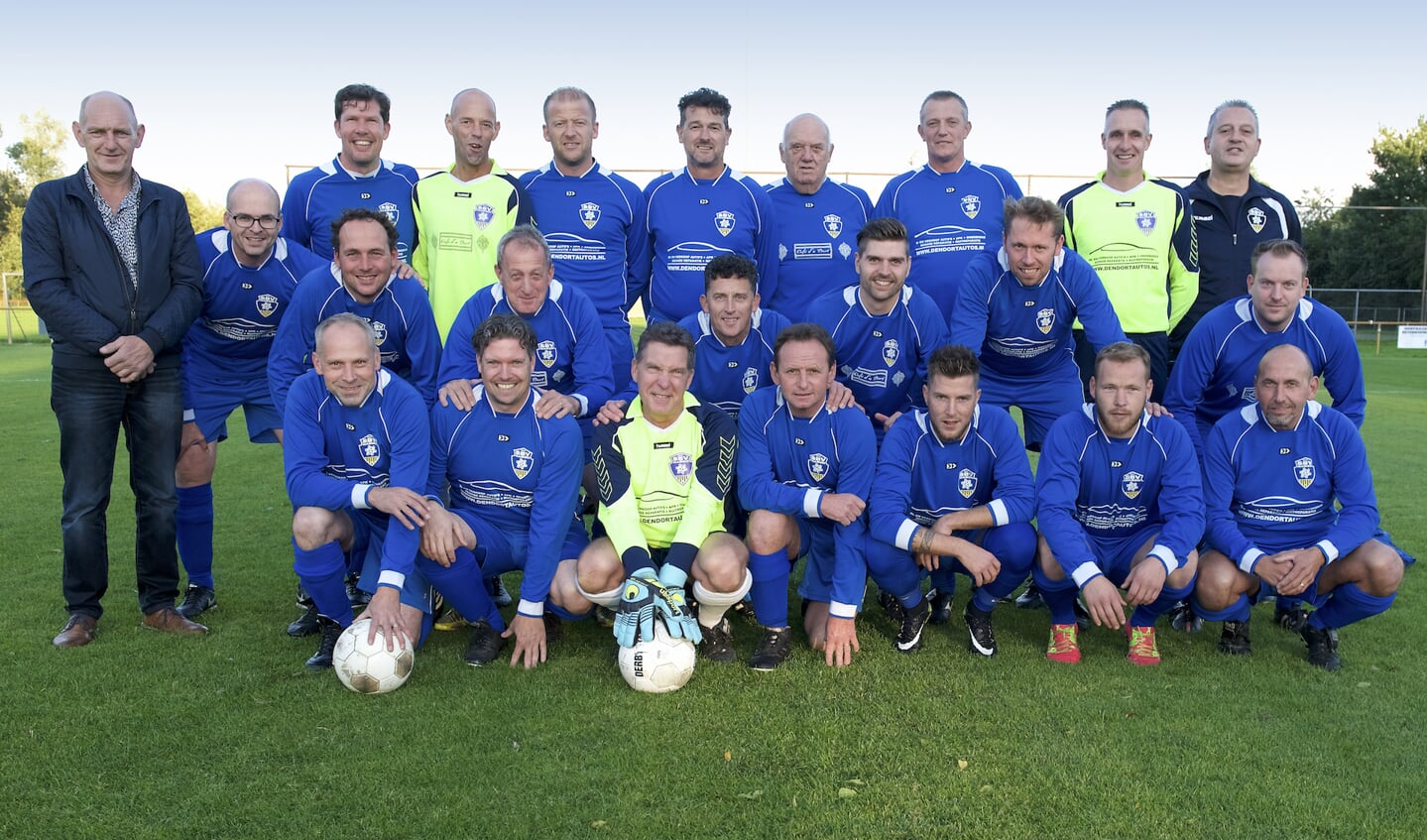 Gezellige afscheidswedstrijd voor Jos van Breda bij SBV. (Foto: Ad Megens)