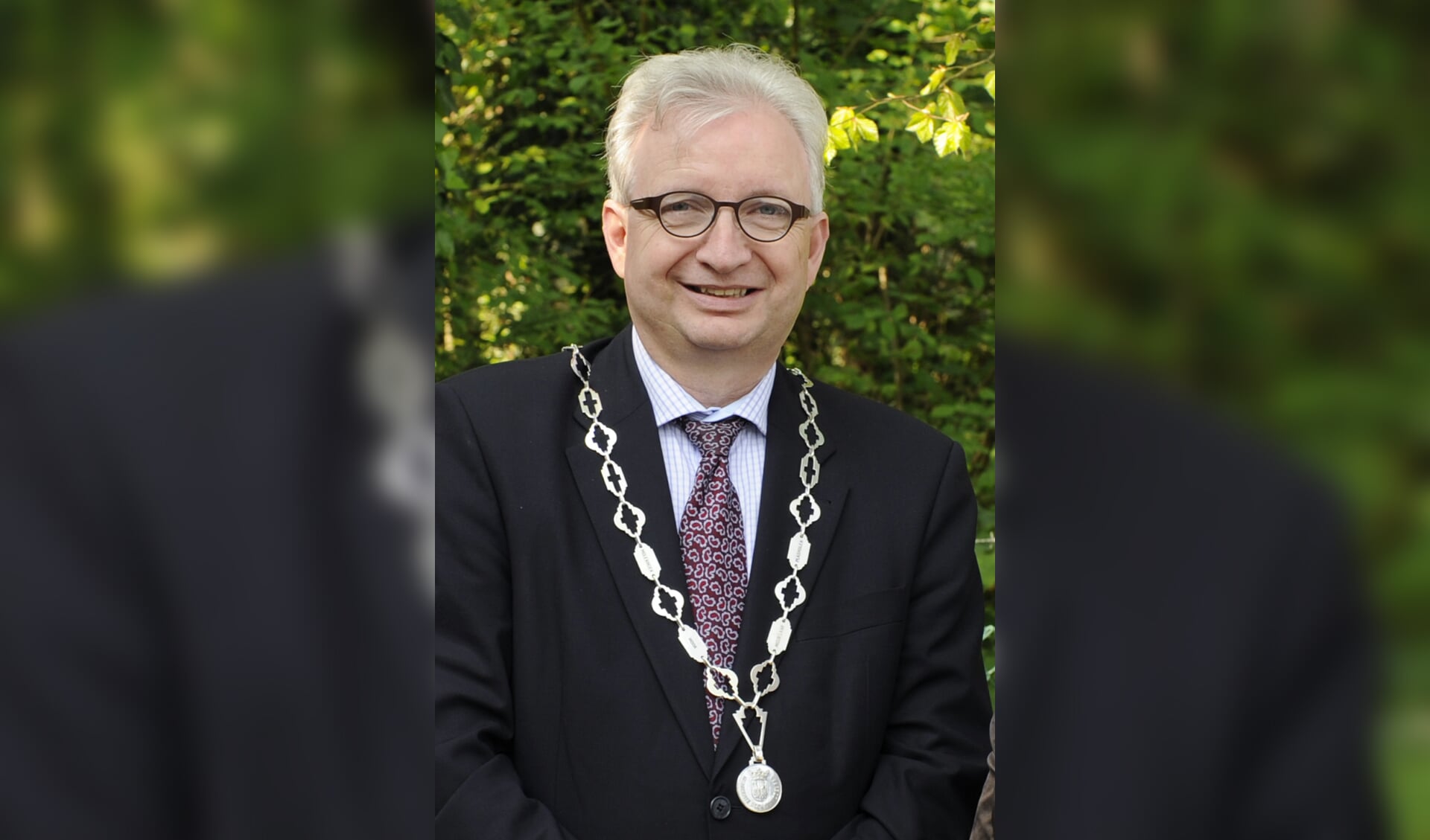 Willem Gradisen, inmiddels alweer vier jaar burgemeester van de gemeente Mook en Middelaar.
