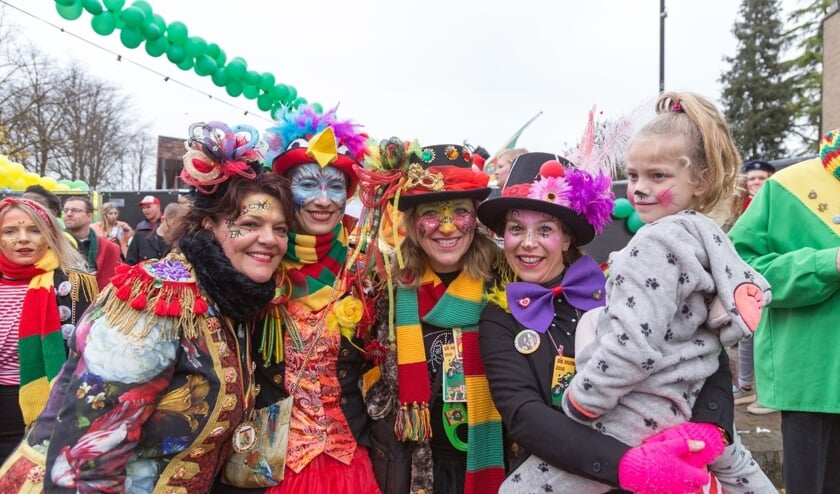De sfeer was tijdens het Pleinfeest in Overloon opperbest. (foto: Albert Hendriks)