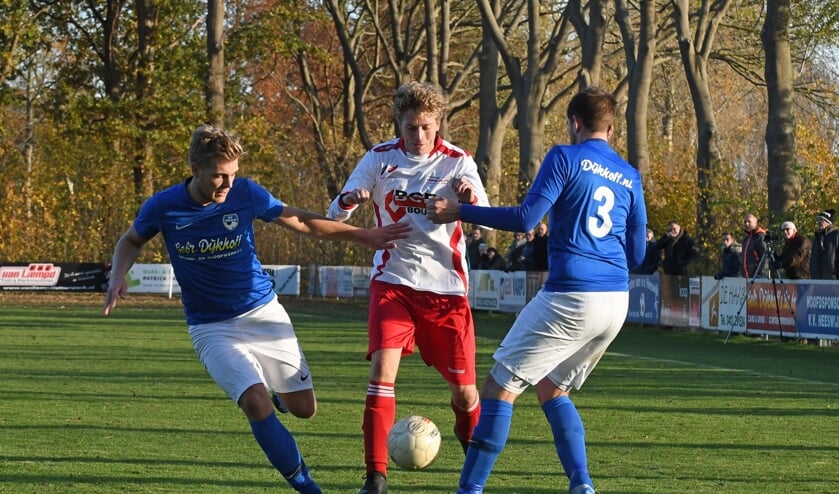 Heeswijk - Vianen Vooruit werd gespeeld met veel passie maar niet altijd met goed voetbal  