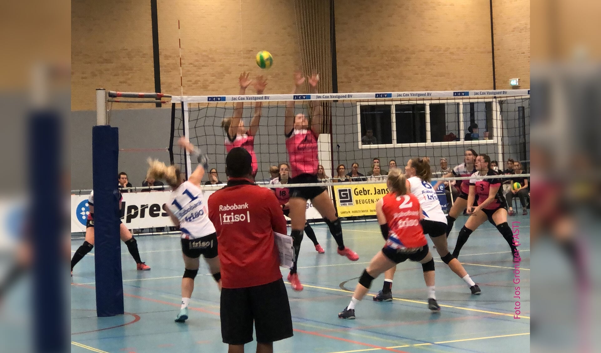 De volleybalsters van FAST ontvangen Dros-Alterno in Gennep.