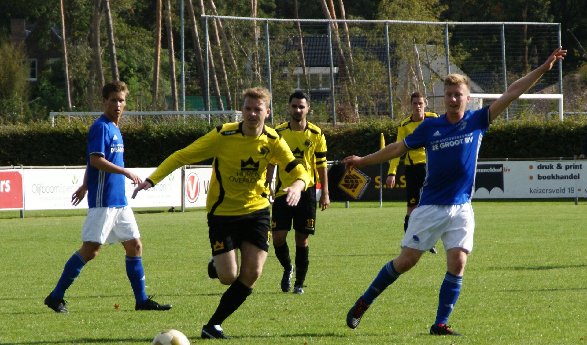SSS'18, hier in actie tegen Erp, speelt donderdagavond in Uden de bekerwedstrijd tegen UDI'19/CSU 2. (foto: Voetbal-shoot.nl)