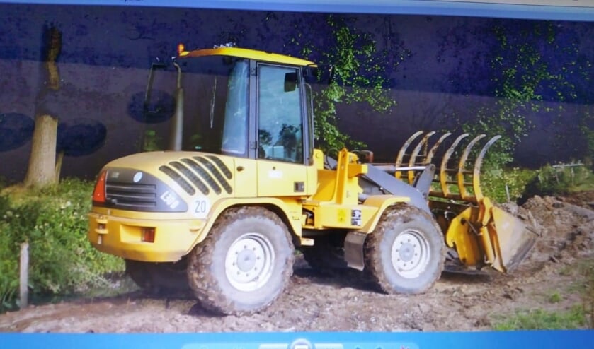 Loader gestolen in Herpen; einde van de ochtend gezien in Reek