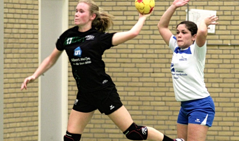 De dames van MHV'81 behielden de koppositie in de hoofdklasse na een gelijkspel tegen aartsrivaal Habo'95 in Boekel.