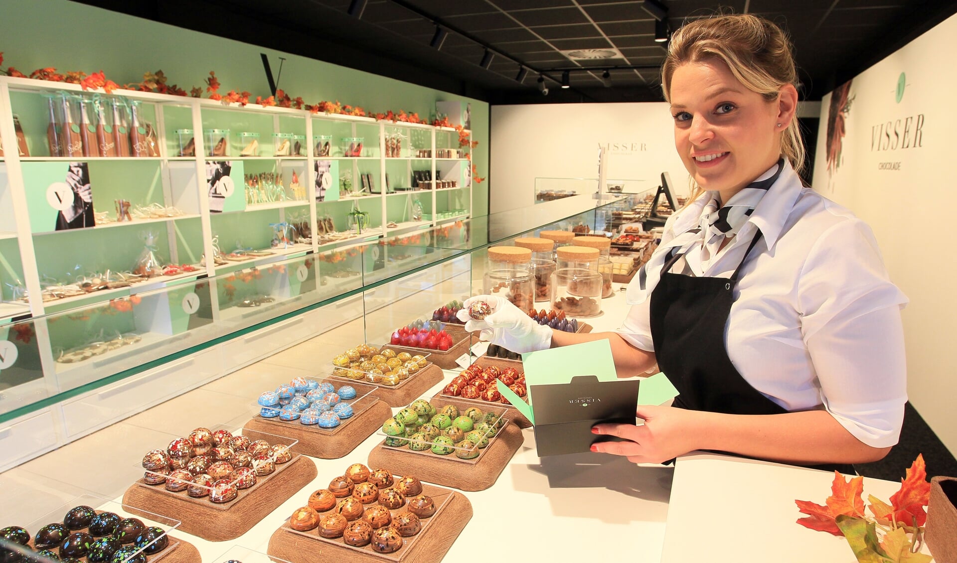 Melissa van Dinther bij Visser Chocolade Oss. (Foto: Hans van der Poel)