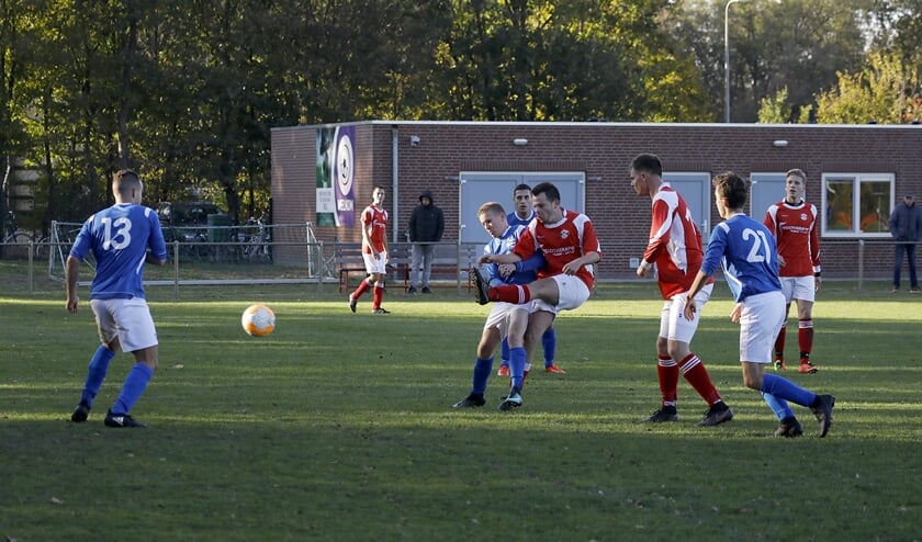 Achilles Reek, hier in actie tegen Estria, gaat verder met trainer Lenard Weber. (foto: Matt Gerrits/SV Estria)